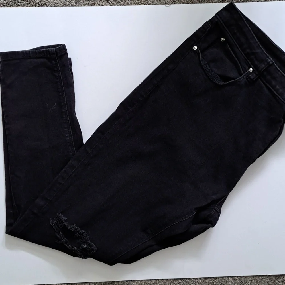 ASOS Power Stretch Black Distressed Jeans Size 42/32 R - Picture 2 of 6